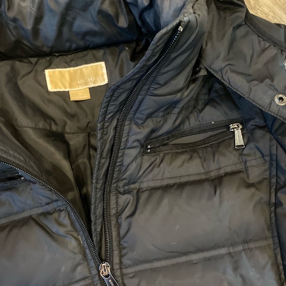 Micheal kors puffer coat size medium black zips with removable hood - Picture 14 of 16